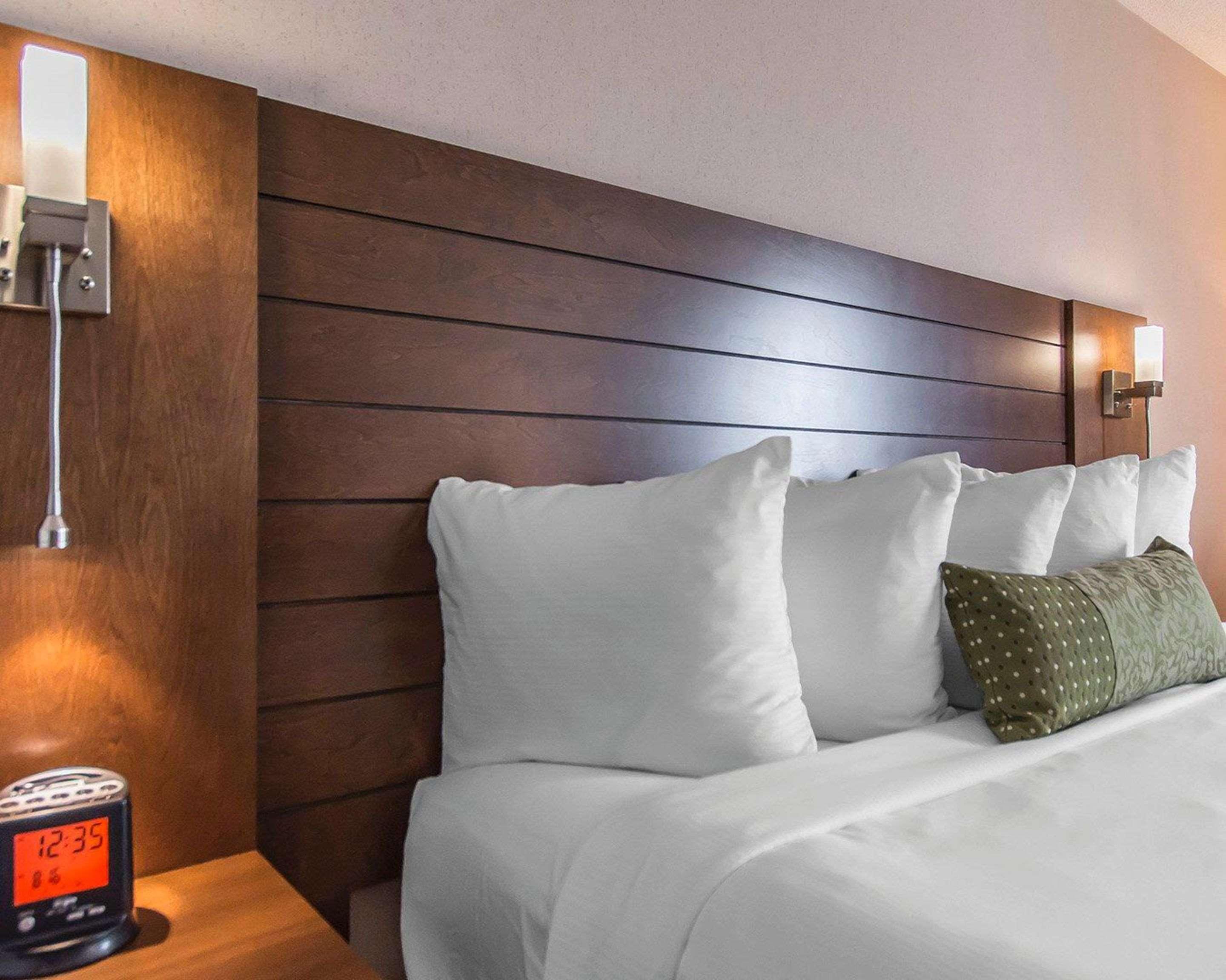 Quality Inn Rouyn-Noranda Екстериор снимка