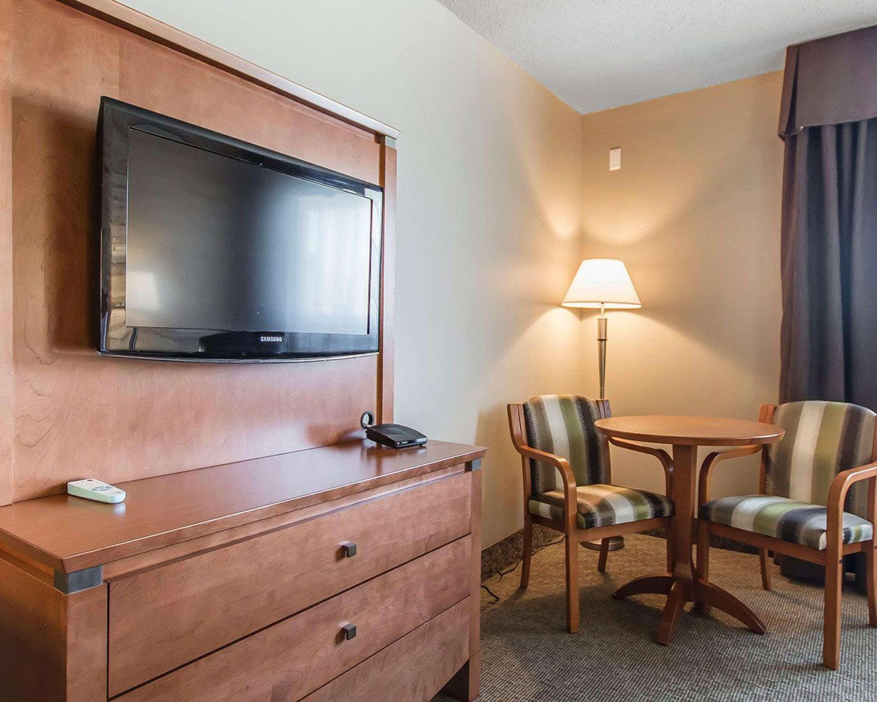 Quality Inn Rouyn-Noranda Екстериор снимка