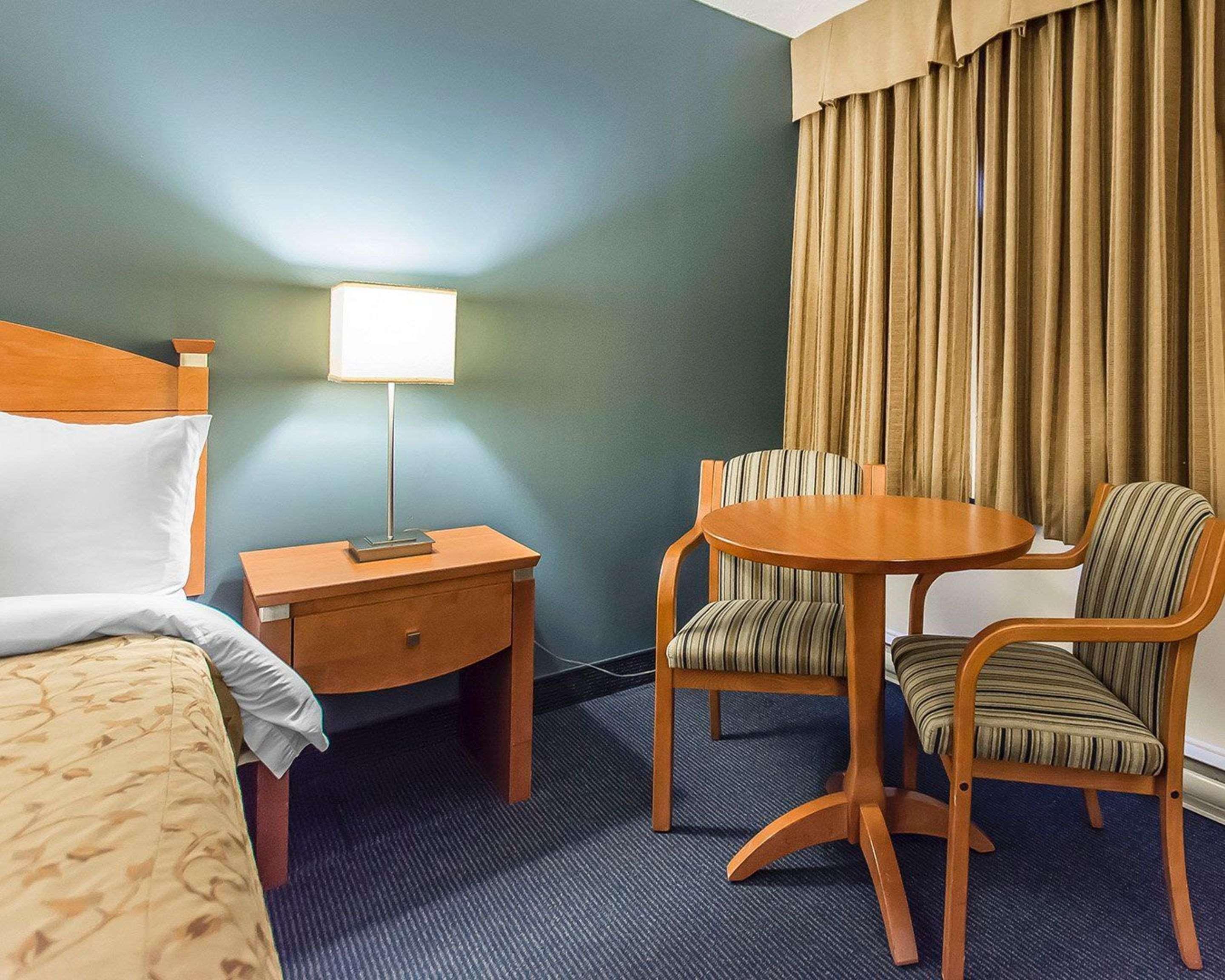 Quality Inn Rouyn-Noranda Екстериор снимка