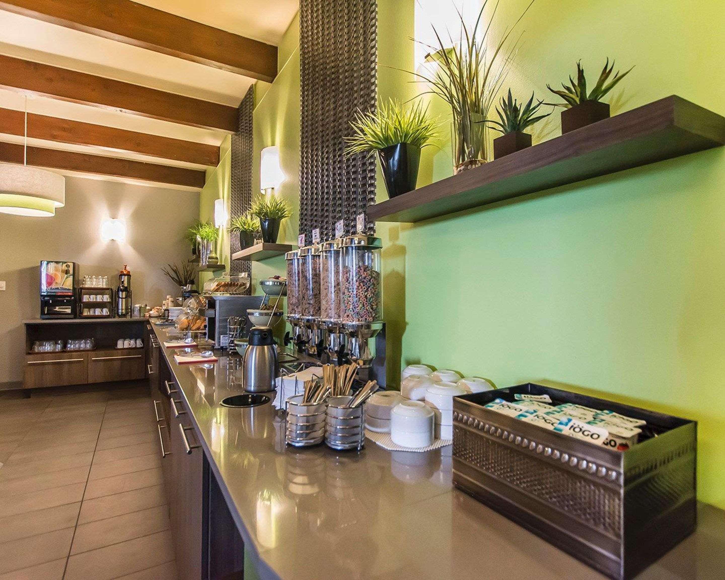 Quality Inn Rouyn-Noranda Екстериор снимка