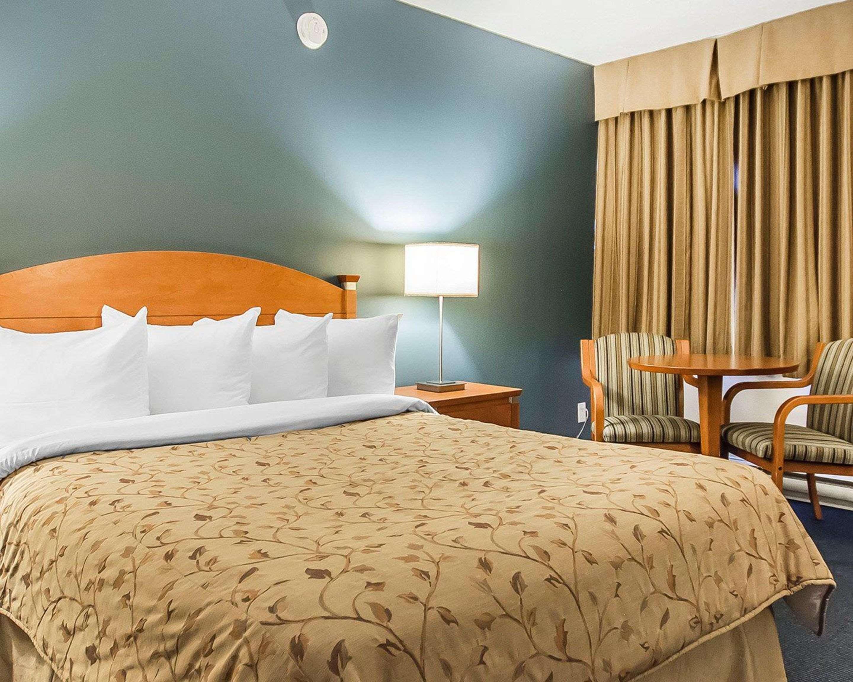 Quality Inn Rouyn-Noranda Екстериор снимка