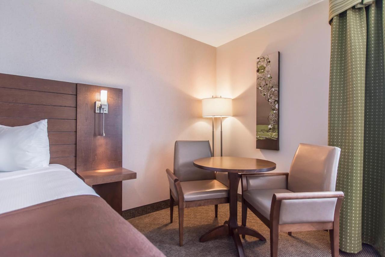 Quality Inn Rouyn-Noranda Екстериор снимка